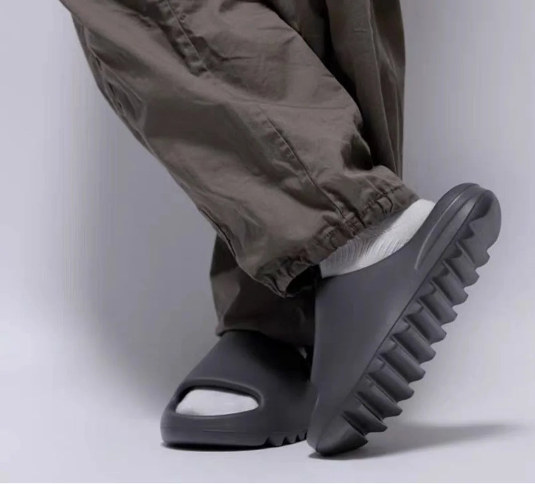 Summer Women Slippers Men Sandals Casual Beach Shoes Soft Bottom Slides Thick Platform EVA Anti-Slip Home Slippers